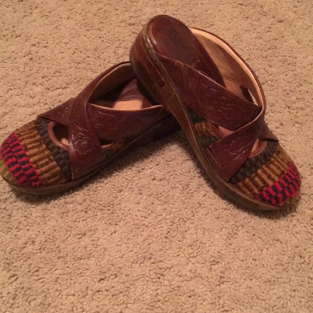 Unique Born clogs
